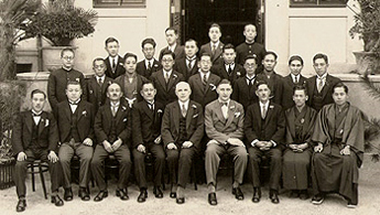 1932年　大阪　シ･ホルスタイン商会の新年会